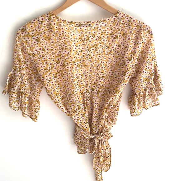 O. Vianca Yellow Flower Flutter sleeve Wrap Boho Crop Top, Size S - Picture 8 of 9